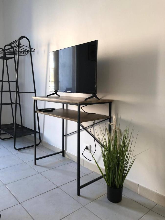 Studio Le 2, Free Parking, Free Wifi, Transports * Nimes
